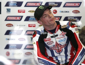 Moto2, a Jerez Lowes parte in pole