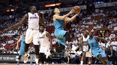 Lin trascina Charlotte, Dallas si arrende a Westbrook