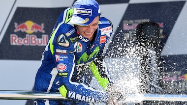 MotoGp, Valentino Rossi fa festa a Jerez