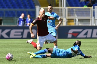Serie A: Napoli - Roma, duello in quota per il secondo posto