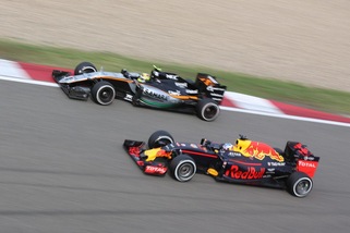 F1, a Sochi la Red Bull prova il "parabrezza"