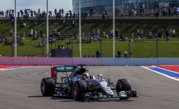 F1, Sochi: Hamilton precede Rosberg, Ferrari inseguono