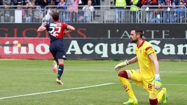 Serie B, niente promozione per il Cagliari: con il Livorno è 2-2. Il Novara ferma il Trapani