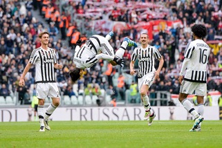 Serie A, Juventus-Carpi 2-0: capriola Hernanes, poi Zaza