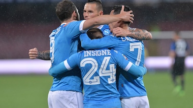 Serie A, Napoli-Atalanta 2-1: doppietta Higuain