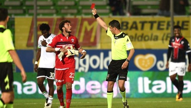 Serie B, gli squalificati: Pigliacelli fermato per due giornate