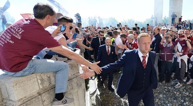 Emozione a Superga, il Torino ricorda gli Invicibili