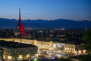 La Mole si colora di granata per il Grande Torino