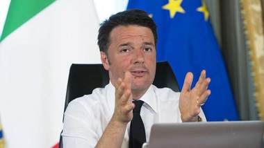 Via il bollo e su le accise, ecco l'ultima idea di Renzi