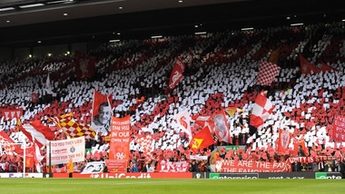 Liverpool, commozione nel ricordo delle 96 vittime di Hillsborough