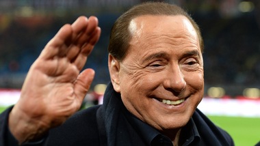 Calciomercato Berlusconi su Facebook: «Voglio vendere il Milan da un anno»
