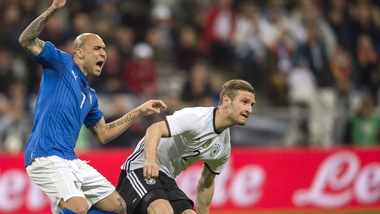 Calciomercato, Mustafi strizza l'occhio alla Juventus