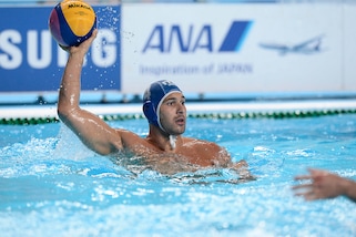 Pallanuoto, choc a Recco: Figlioli accoltellato al mento