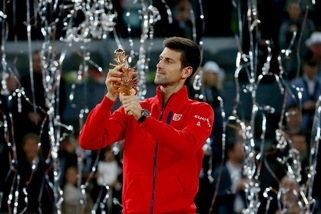 Tennis, Djokovic trionfa a Madrid: in arrivo agli Internazionali di Roma