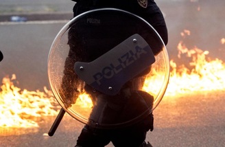 Serie A Sampdoria-Genoa, scontri dopo il derby: un tifoso arrestato