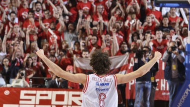 Basket Serie A, Della Valle da urlo, Reggio va 2-0