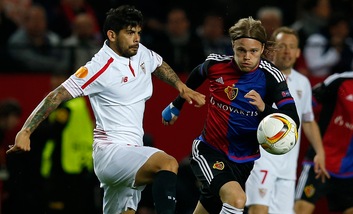 Inter-Siviglia, continua la guerra di nervi per Banega