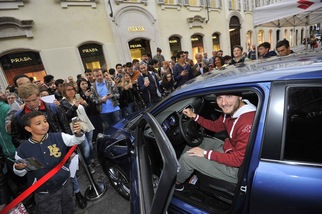 Torino, Ciro Immobile allo store Kappa: quanti tifosi per lui!