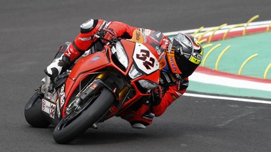 Sbk, Sepang: Savadori davanti a tutti nella prima giornata