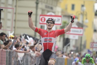 Ciclismo, Giro d'Italia: Greipel batte tutti allo sprint