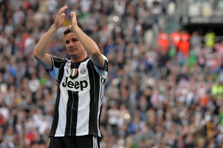 Calciomercato Cagliari, in dirittura d'arrivo Padoin