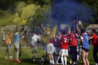 Coppa Italia Promozione - Il Pavarolo alza la Coppa Italia al cielo