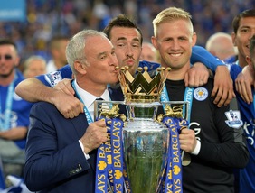 Leicester, la festa continua: pullman scoperto per le vie della città