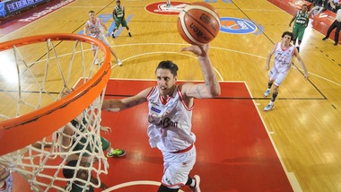 Basket Serie A, Reggio Emilia vola con Polonara