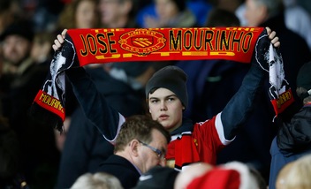 Calciomercato Manchester United: «Mourinho allenatore, Van Gaal direttore sportivo»