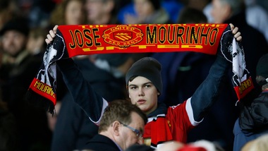 Calciomercato Manchester United: «Mourinho allenatore, Van Gaal direttore sportivo»