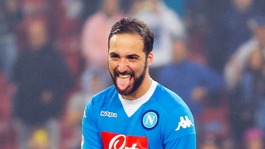 Calciomercato Napoli: «Offerta di 55 milioni di euro per Higuain dal Chelsea»