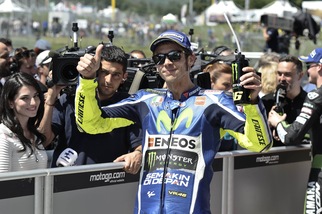 MotoGp, Mugello: Rossi vola anche in lavagna