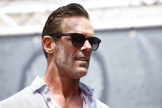 Re Leone Cipollini multato per essere passato col rosso in bici