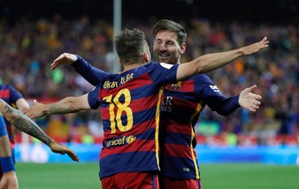 Coppa del Re, Barcellona-Siviglia 2-0 dts: i blaugrana fanno doppietta, Suarez ko