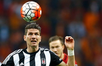 Calciomercato Fiorentina, Mario Gomez: «Potrei restare al Besiktas»