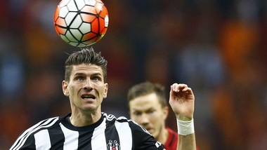 Calciomercato Fiorentina, Mario Gomez: «Potrei restare al Besiktas»