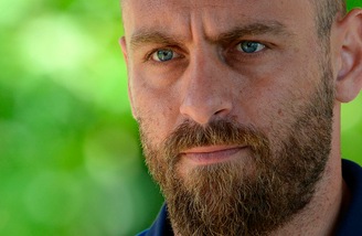 Italia: De Rossi si blocca per un fastidio al tendine, centrocampo azzurro decimato