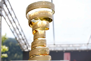 Il Giro d'Italia ricorda Vincenzo Torriani