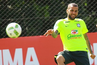 Dani Alves alla Juventus, dieci giorni per liberarsi