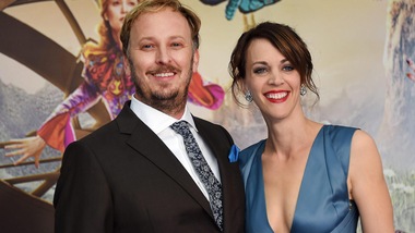 In sala da ieri il sequel di Alice in Wonderland