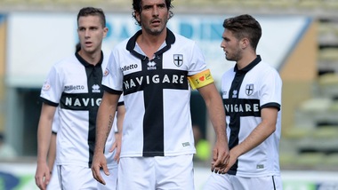 Calciomercato Parma, Lucarelli sul rinnovo: «Felice di giocare ancora»