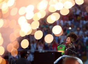 Champions League, Alicia Keys illumina San Siro prima della finale