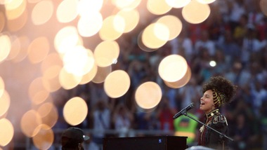 Champions League, Alicia Keys illumina San Siro prima della finale