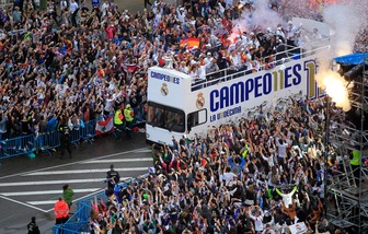 Real, che festa a Madrid con la Coppa: 30 mila tifosi in delirio