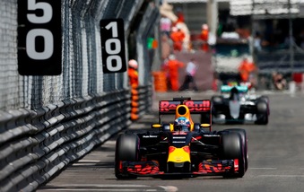 F1 Red Bull: accordo esteso con Renault fino al 2018