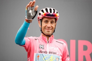 Giro d'Italia, Nibali sfila in rosa: è sua la 99ª edizione. Ad Arndt l'ultima tappa