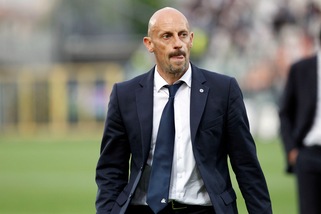 Serie B, gli squalificati: Novara senza Troest. Stop Di Carlo-De Col