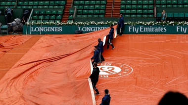Roland Garros, ancora pioggia: match sospesi