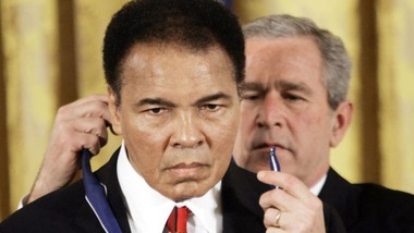 «Muhammad Ali ricoverato in ospedale per problemi respiratori»