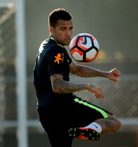 Juventus, guarda Dani Alves: prepara il debutto con il Brasile